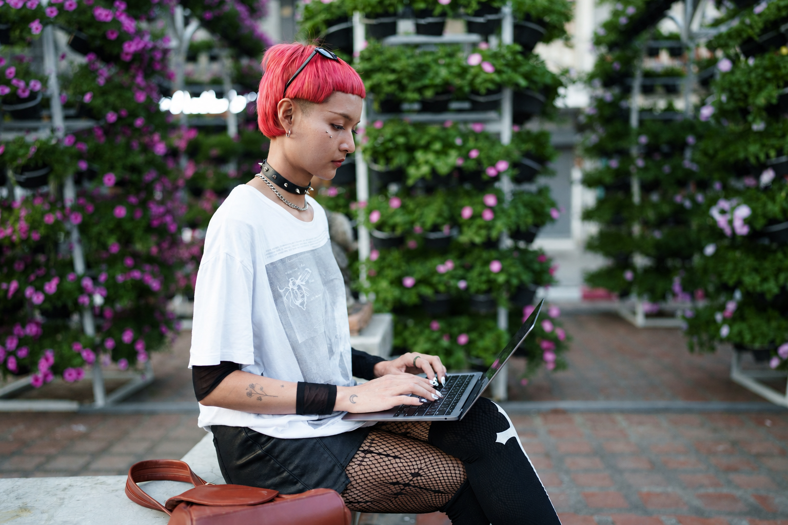 Gen Z khám phá dấu ấn cá nhân qua hình xăm tạm thời